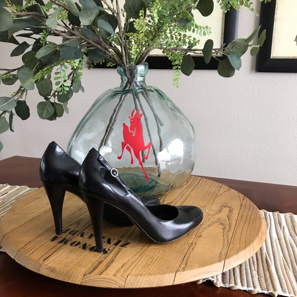 Sz 10 Enzo Angiolini black leather pump